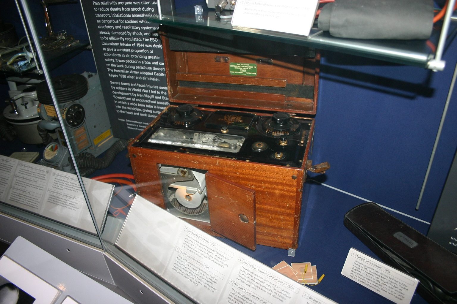 ECG apparatus used on King George VI, Anaesthesia Heritage Centre, London - 01.JPG